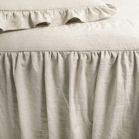 King size 3 pc neutral Bed spread & two shamps